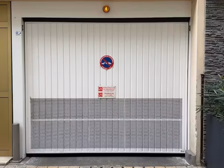vente parking à vichy (03200)  49 900 €