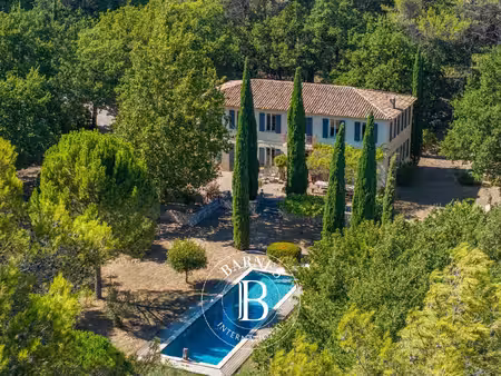 aix-en-provence nord - bastide 300 m² - 5 chambres - jardin 8000 m² - piscine