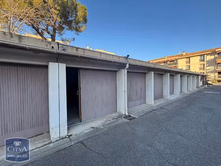 parking à louer - aix-en-provence (13) - 126€