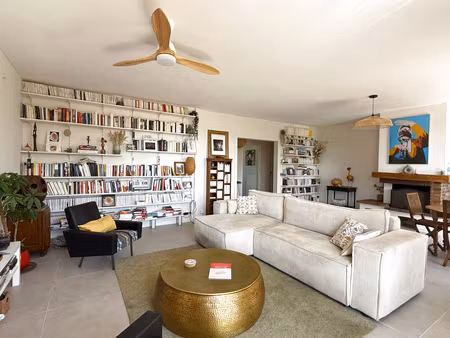 ecquevilly - appartement 5pieces - 113m² - jardin - garage- stationnements-