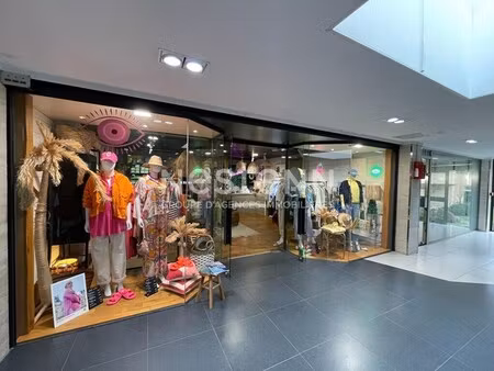 location commerce auray 56400 70m²