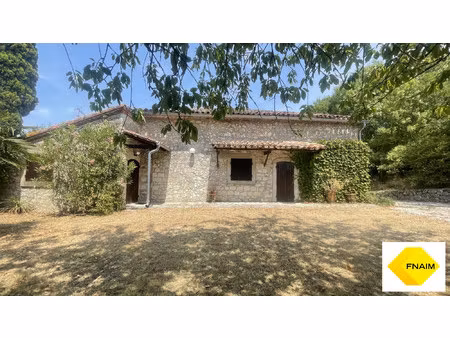 maison t5 en pierres - vue sur lac