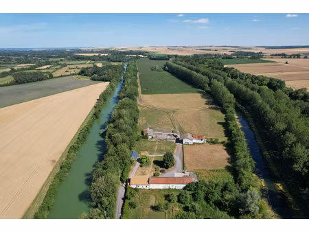 corps de ferme avec écuries