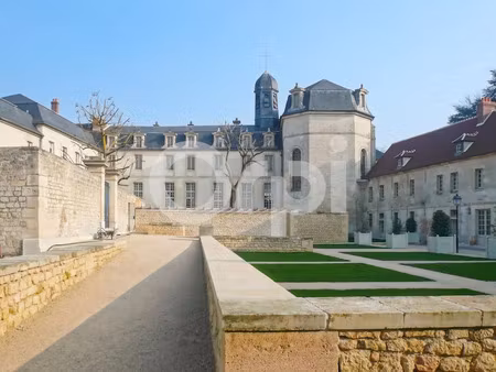 location parking 11 m² à senlis (60300)  110 €