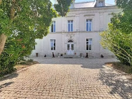 vente maison 9 pièces 380 m² villeneuve-la-comtesse (17330)