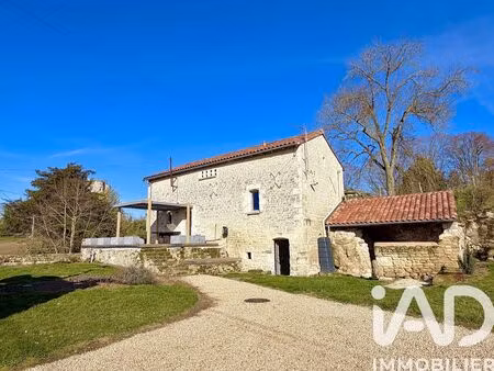 maison de village à scorbé-clairvaux (86140)