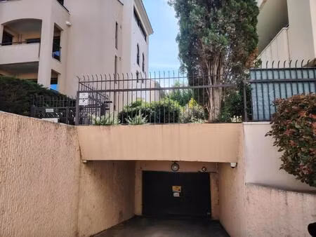 garage / parking