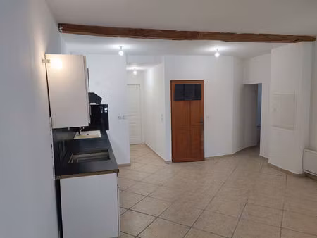 appartement t2 à louer à garéoult - réf 2505