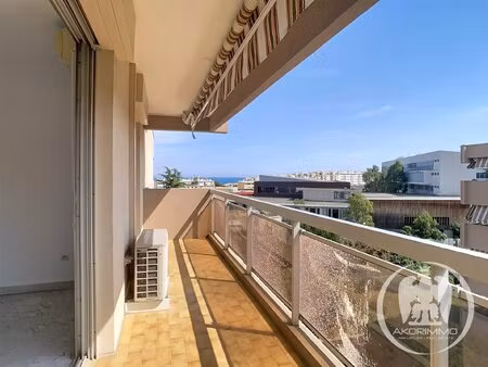 nice fabron f4 terrasse-cave (garage en sus)