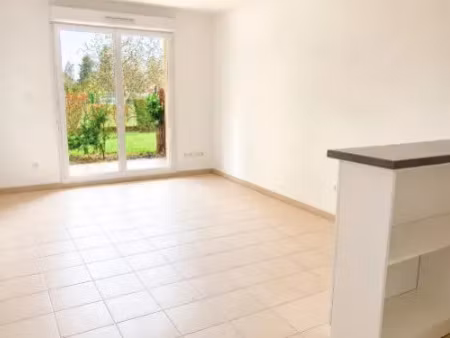 location appartement 2 pièces 42 m² à blaye (33390)