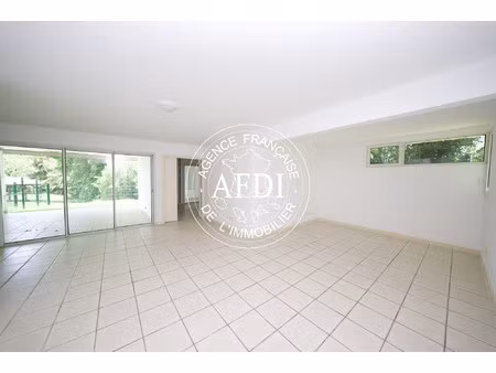 t3  rez-de-jardin en plein coeur de didier