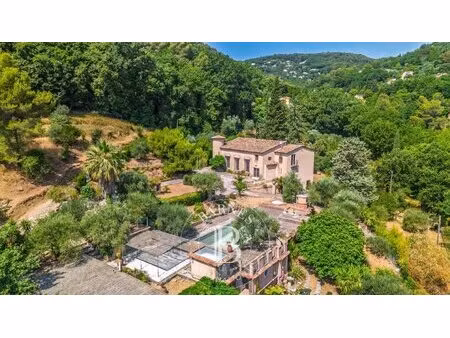 grasse saint-françois – propriété de caractère au cœur d'un parc de plus d'un hectare