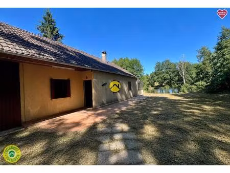 100% isolée avec etang