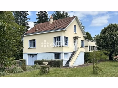 maison 3 pièces - 142 m²