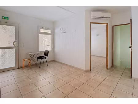 vente locaux professionnels 4 pièces 66.27 m² à salernes (83690)  87 000 €