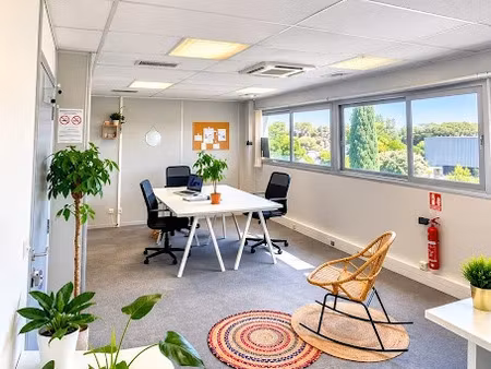 vente locaux professionnels 1 pièce 38 m² à les milles (13290)  620 €