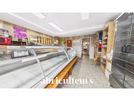 vente locaux professionnels 2 pièces 78 m² à saint-jean-d'angély (17400)  30 000 €