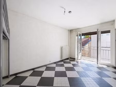 appartement avec balcon et parking vendu loué