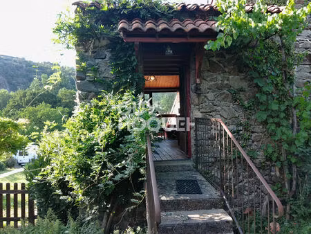 maison proche de la rivière