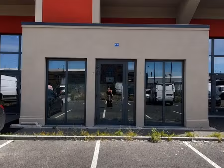 local commercial - 53 m²
