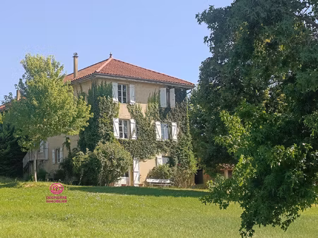 primarette belle bâtisse 280m2 avec terrain attenant de 2 he