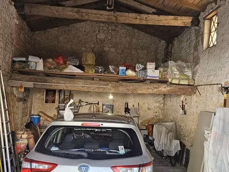 garage à taillebourg (17350)