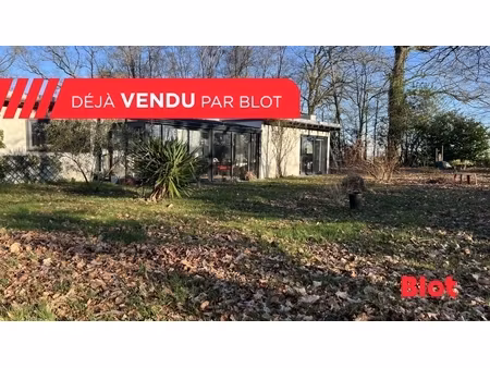 vendu en exclusivite par blot liffre