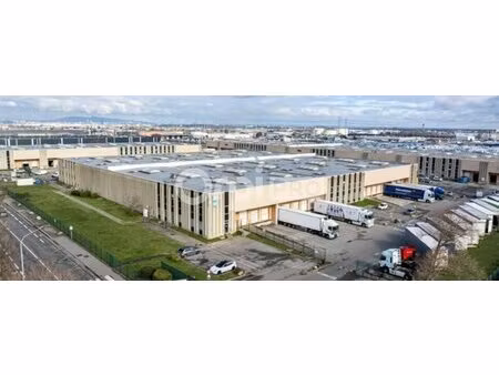 location entrepôt corbas 69960 2408m² à 12857m²