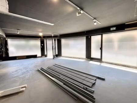 location commerce saint raphael 83700 63m²