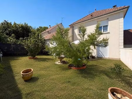 maison récente de 2019 – 82 m² – 3 chambres – garage – terrain de 165 m² – impasse au calm