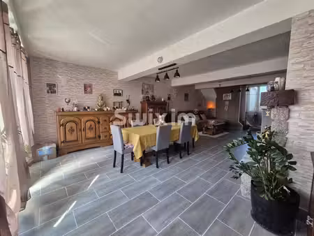 grande maison de village rénovée avec terrain et studio