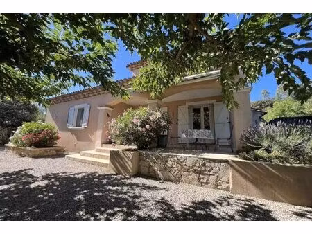 jolie villa proche de carcès