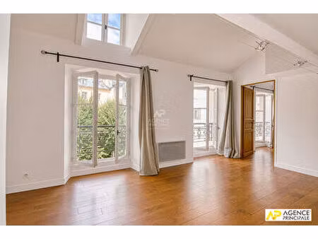 versailles saint-louis appatement 3 pièces 74.98 m² au sol situé au 2ème étage