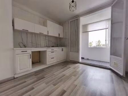 vend t4 avec place de parking à béziers