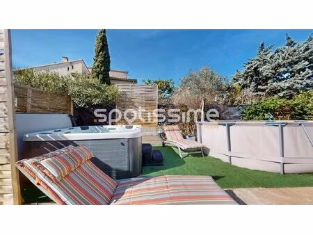 maison de plain-pied 94 m² avec garage et jardin arboré quartier mairie à agde