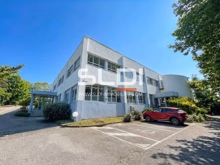 location bureaux 198 m²