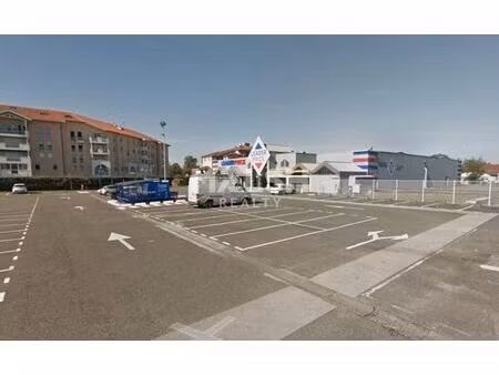 vente commerce 1 919 m²