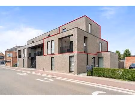 duplex spacieux avec 2 chambres  terrasse et emplacement