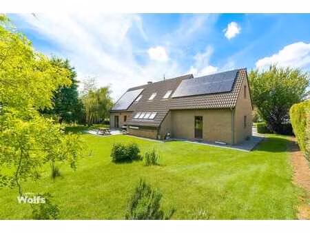 charmante villa située à la campagne et au calme !