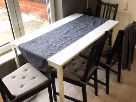 studio de 40m2 loué 550€/mois hors charge/parking loué 40€