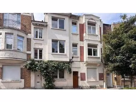 charmante maison à jette avec trois chambres  terrasse