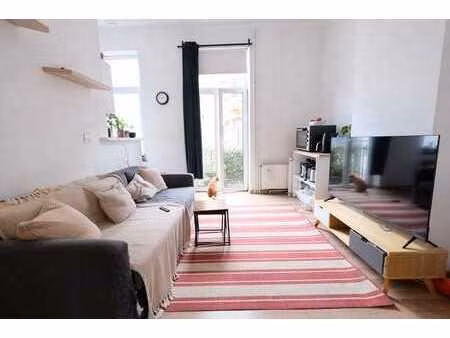 immeuble avec 5 unités locatives actuellement