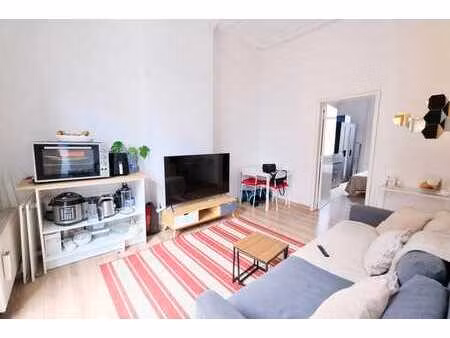 immeuble avec 5 unités locatives actuellement