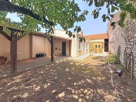 vente maison 4 pièces 84 m² à la rochelle (17000)  322 400 €