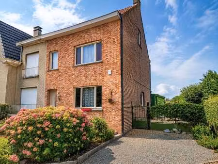 charmante halfopen bebouwing met diepe tuin op rustige li...