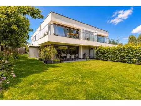 appartement en villa avec 2 chbrs et jardin à destelbergen