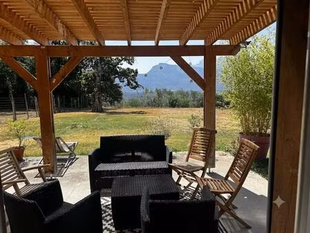 magnifique corps de ferme en pisé rénové de 224 m² habitables sur 2 153 m² de terrain