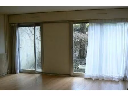 studio / 990m² / mairie de montreuil (ligne 9)
