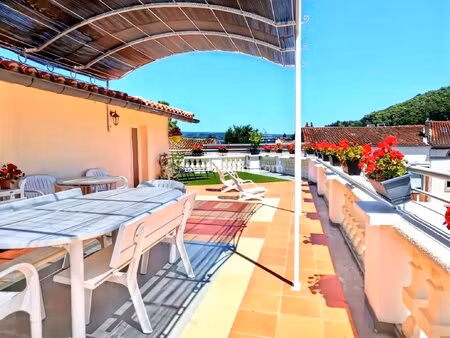 ensemble immobilier d'exception à mazamet : 2 appartements  toit-terrasse  atelier et gran