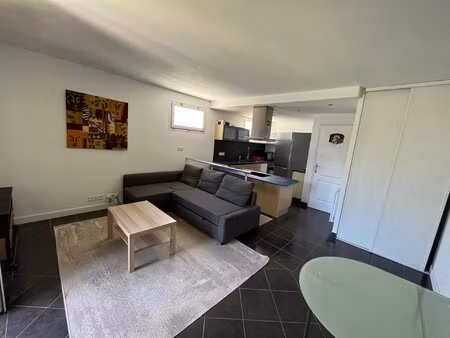ppartement rez-de-jardin - t1 - 27.72 m²habitable et 53.48 m² au sol avec box et place de 
